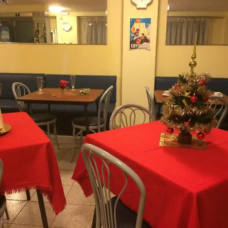 Alojamento de Acomodação e Pequeno-almoço New Prophet Cattolica