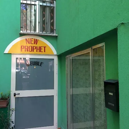 Alojamento de Acomodação e Pequeno-almoço New Prophet Cattolica