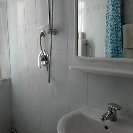 New Prophet ベッド・アンド・ブレックファスト カットーリカ